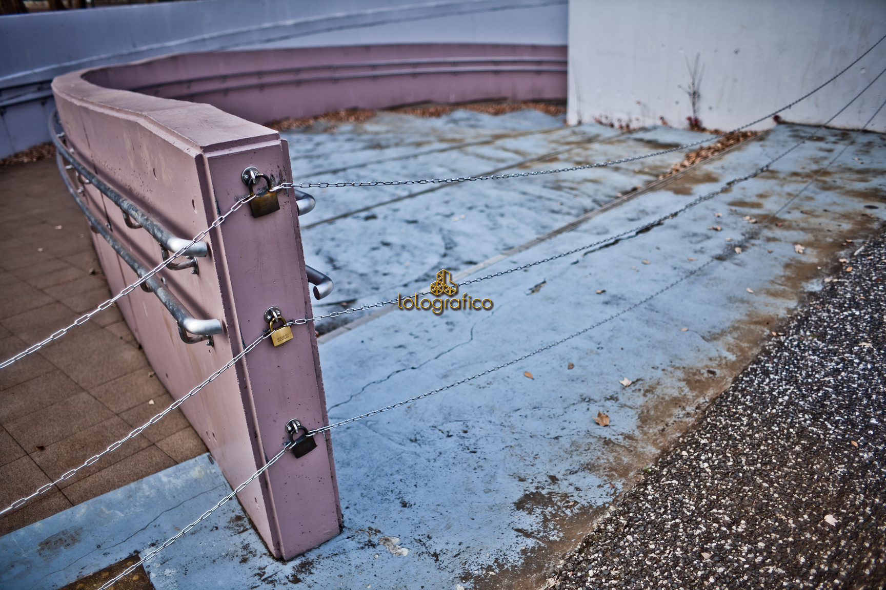 imprisoned sanctuar 幽閉された聖域