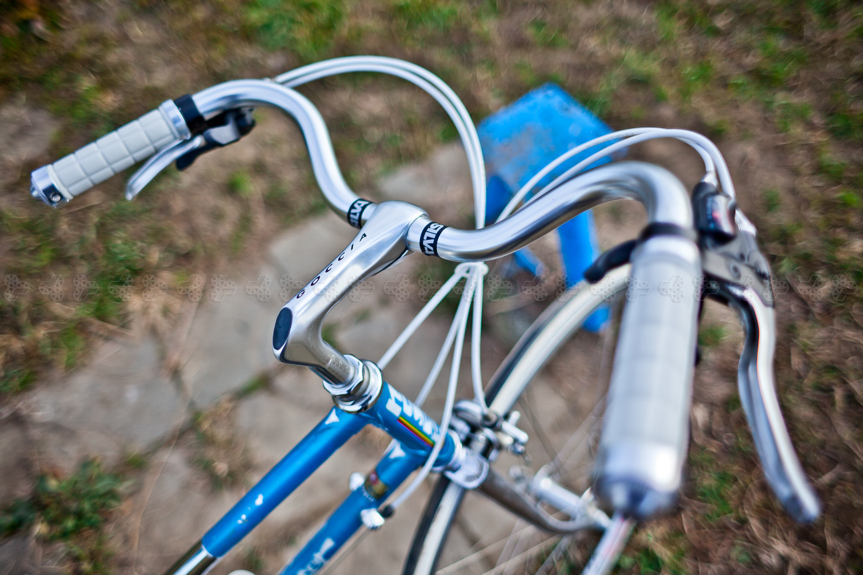 地に足をつける？